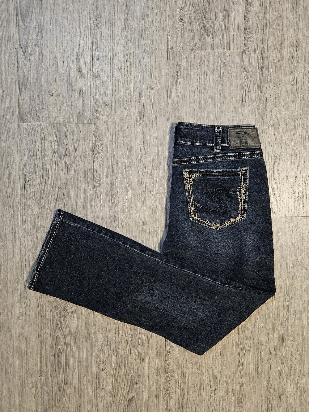 Silver Women's 30/31 Elyse Mid-Rise Slim Boot Cut Jeans in Dark Blue